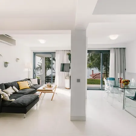 Borealis Sea Side Villa, Moudania Вилла Неа-Муданья